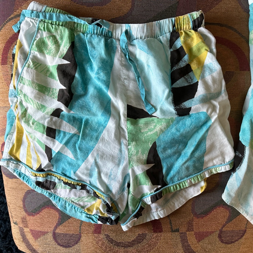 Women’s Tropical Print Pajama Set